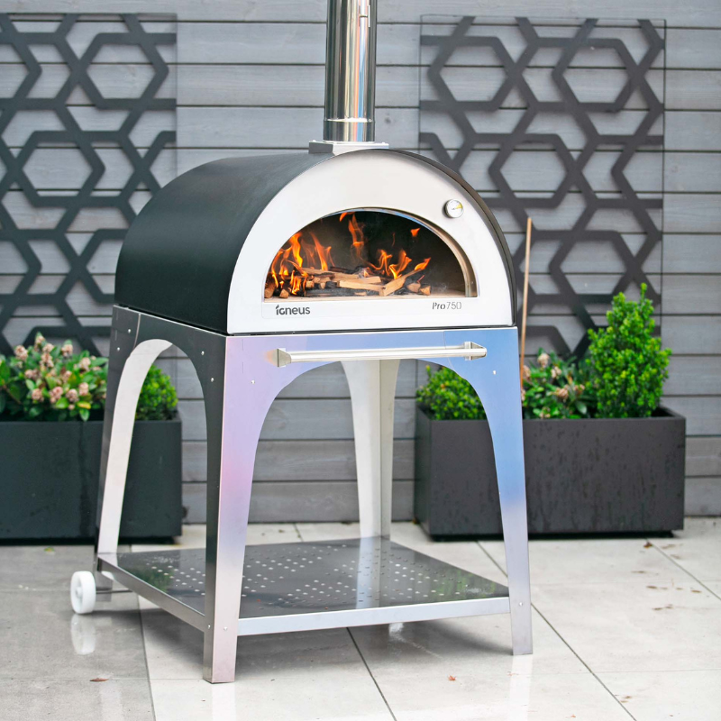 Igneus Pro 750 Wood Fired Pizza Oven + Free Heat Resistant Gauntlet Gloves