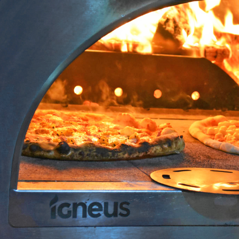 Igneus Pro 750 Wood Fired Pizza Oven + Free Heat Resistant Gauntlet Gloves